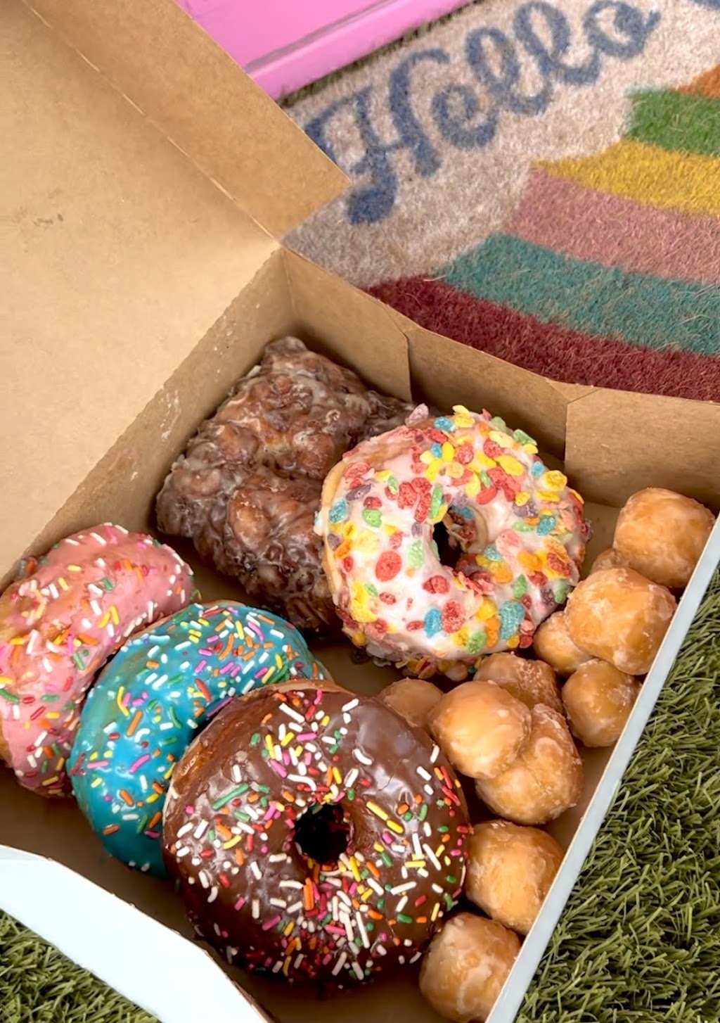 Rickey Meches Donut King | bakery | 402 Guilbeau Rd, Lafayette, LA 70506, USA | 3379814918 OR +1 337-981-4918