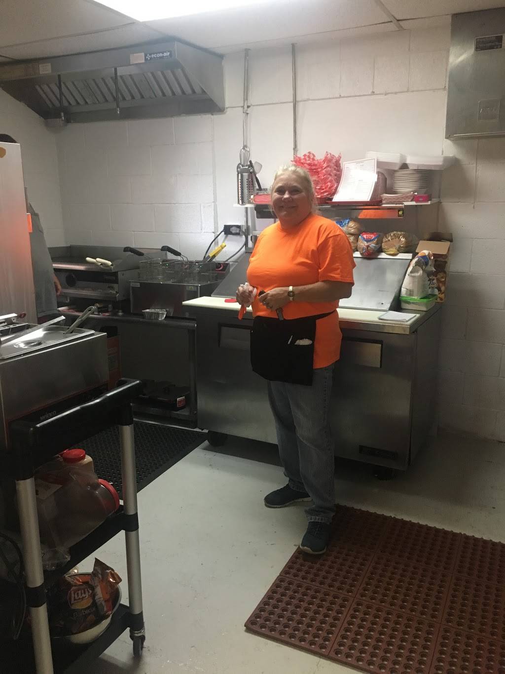 Flipside Grille | restaurant | 10 N Otis Ave, Dustin, OK 74839, USA | 9186563330 OR +1 918-656-3330
