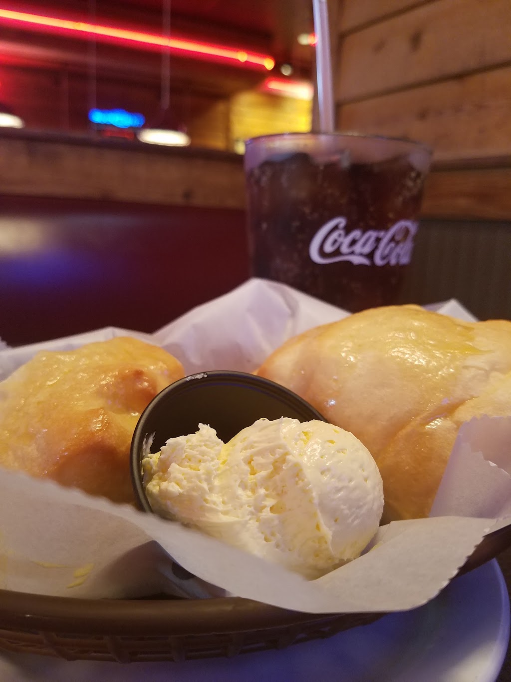 Logans Roadhouse | restaurant | 4384 Sherwood Way, San Angelo, TX 76901, USA | 3252240818 OR +1 325-224-0818