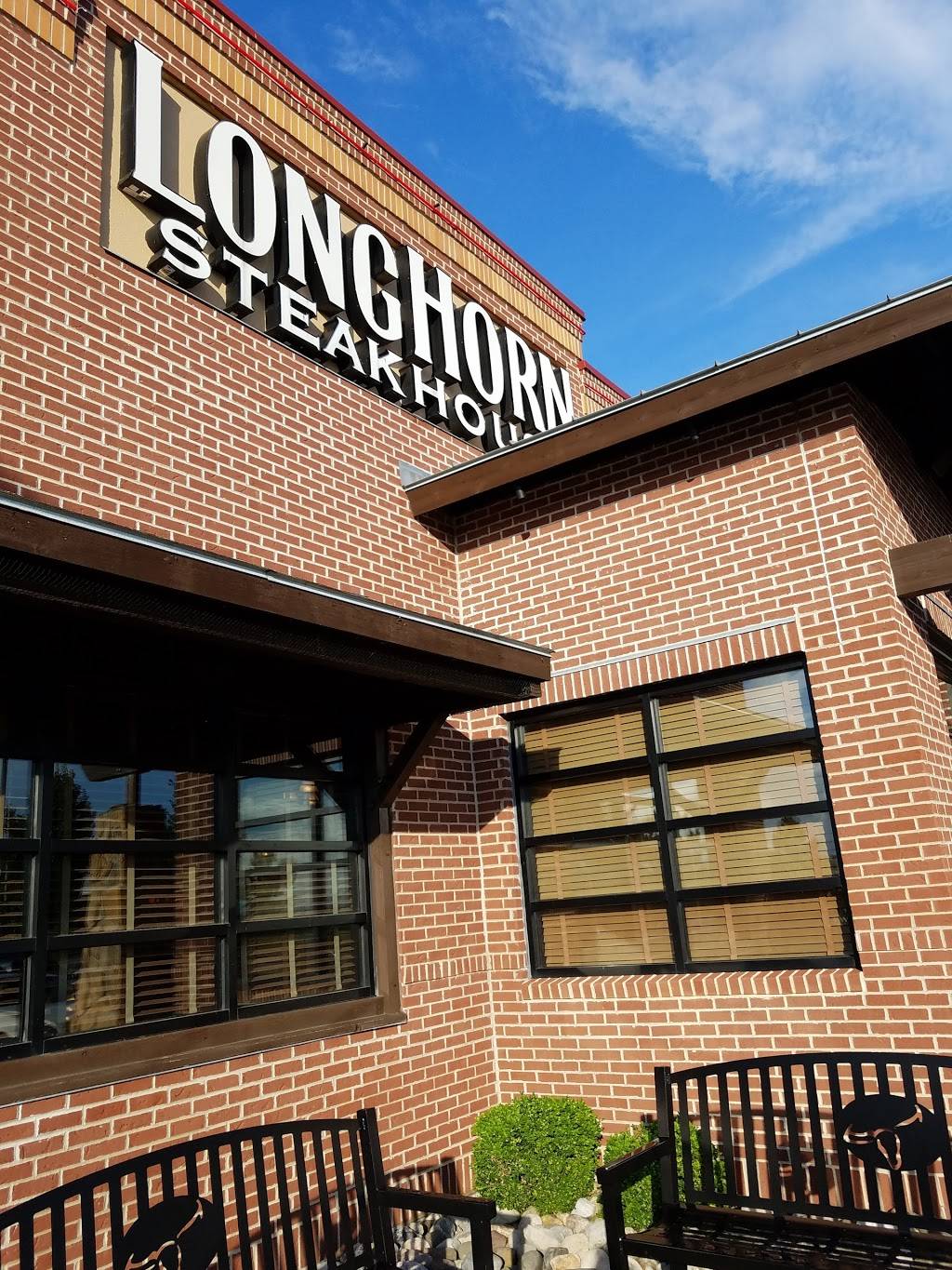 LongHorn Steakhouse | meal takeaway | 8011 Shoppes Blvd, Moosic, PA 18507, USA | 5709699200 OR +1 570-969-9200
