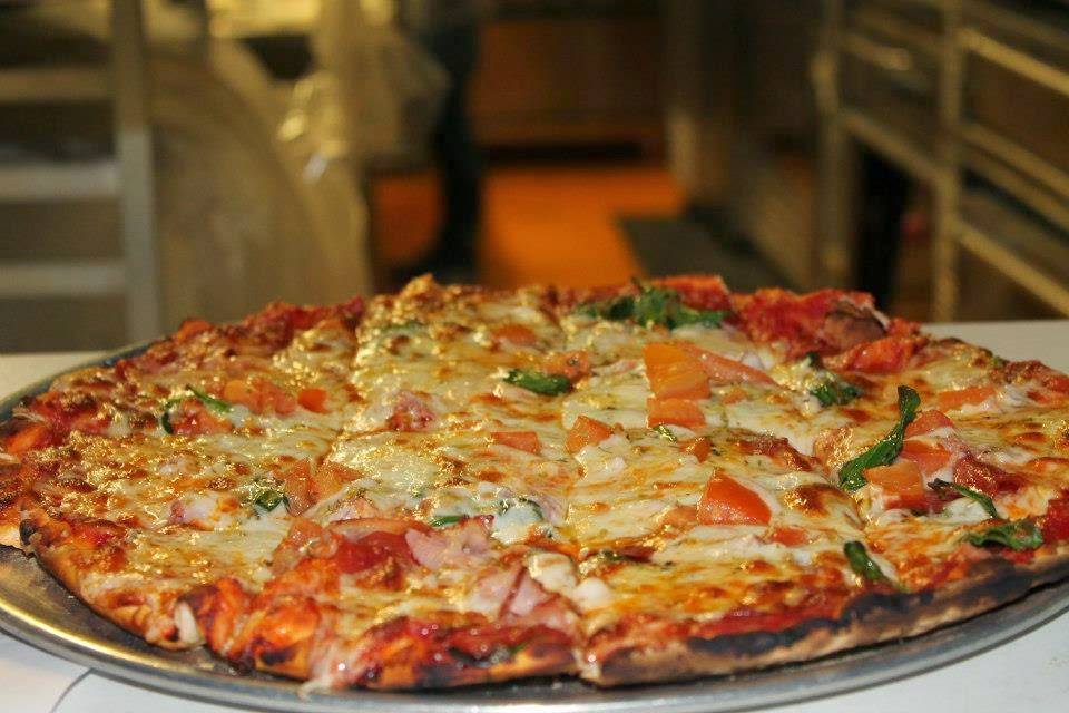 Donnies Homespun Pizza | meal takeaway | 126 S Oakland Ave, Decatur, IL 62522, USA | 2174244344 OR +1 217-424-4344