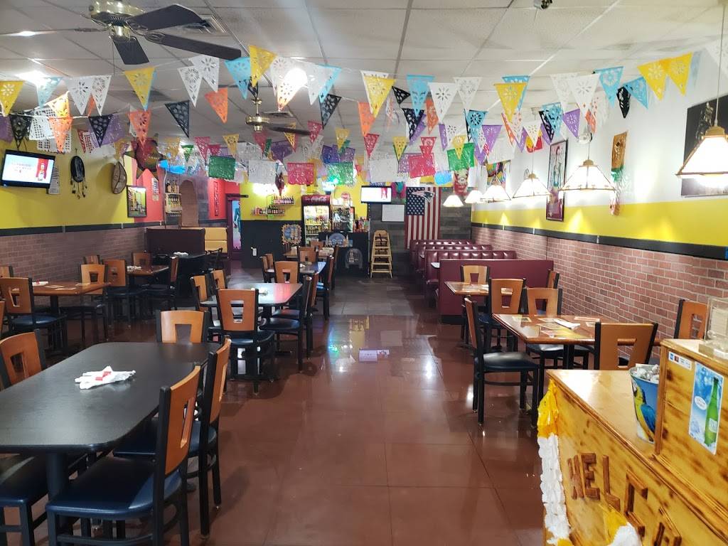 Guzmans restaurant | restaurant | 1150 12th St, Carlyle, IL 62231, USA | 6185948310 OR +1 618-594-8310