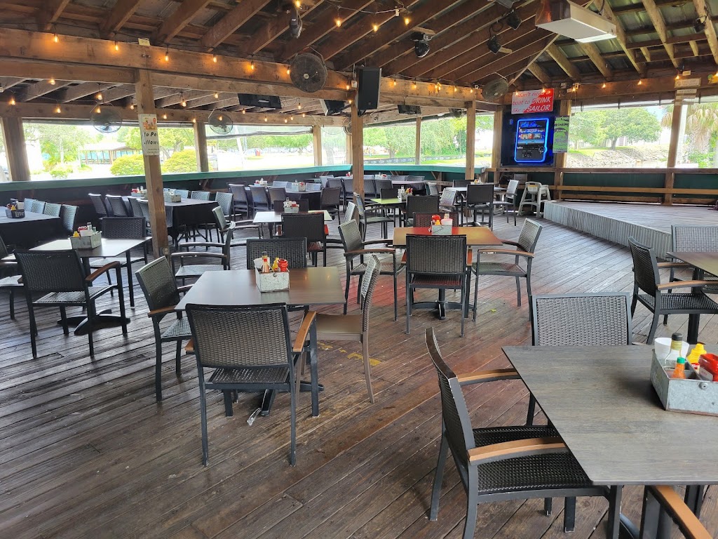 the-tiki-bar-restaurant-920-e-del-monte-ave-clewiston-fl-33440-usa