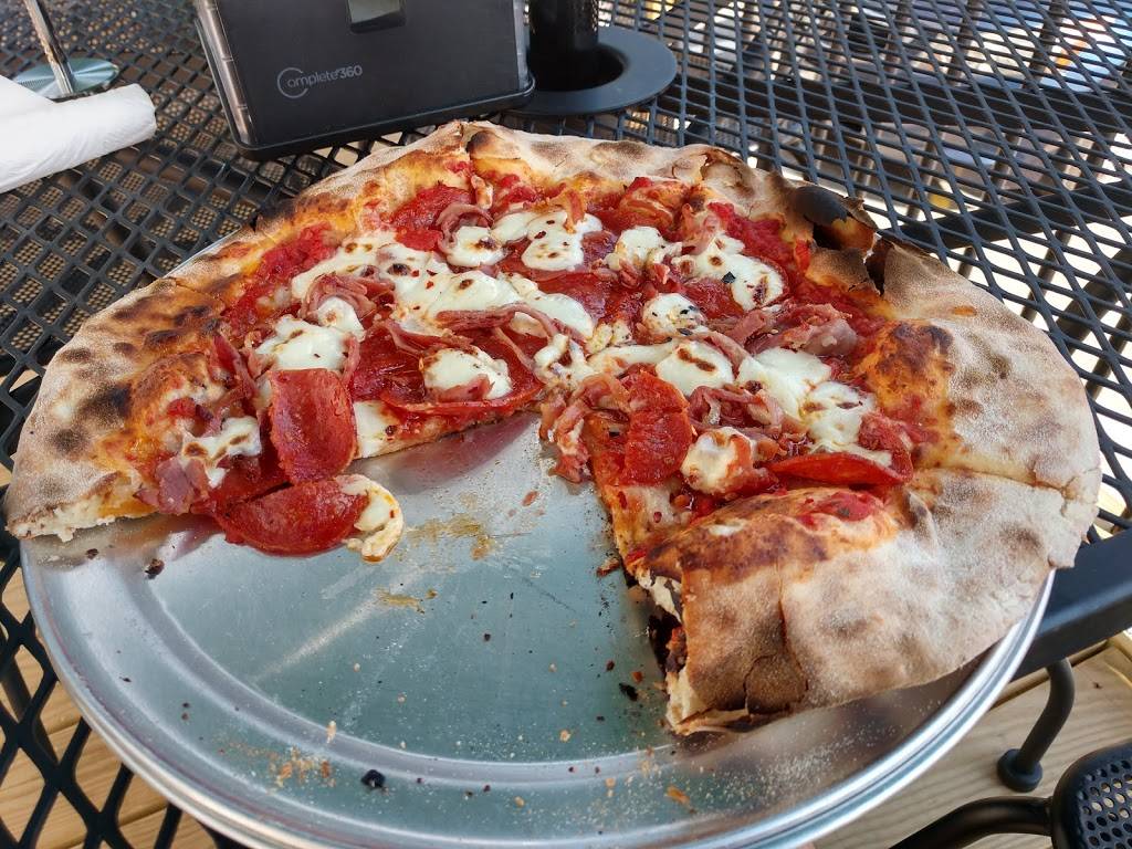 Bright Penny Brewing Company | restaurant | 107 N 7th St, Mebane, NC 27302, USA | 9195689415 OR +1 919-568-9415