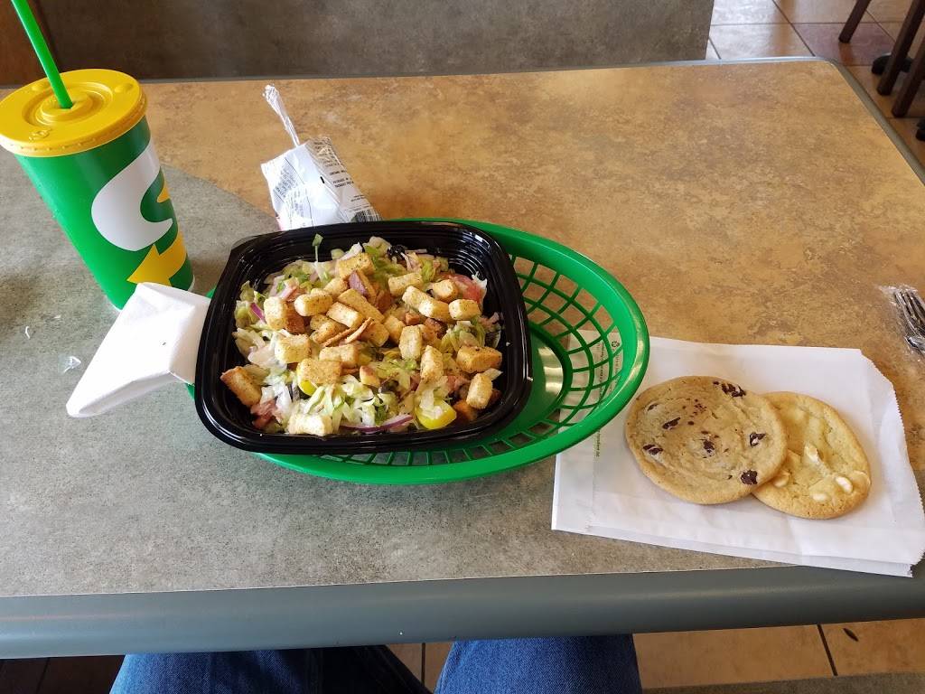 Subway | restaurant | 233 N Sandusky Ave, Bucyrus, OH 44820, USA | 4195625510 OR +1 419-562-5510