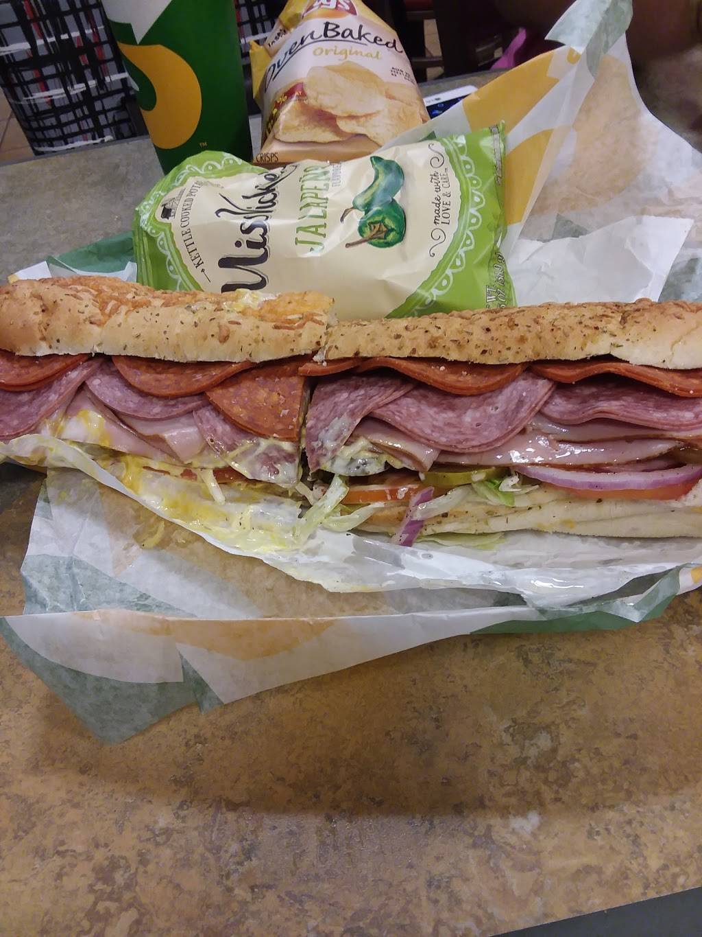 Subway | restaurant | 2055 5th Ave, Huntington, WV 25703, USA | 3045222345 OR +1 304-522-2345