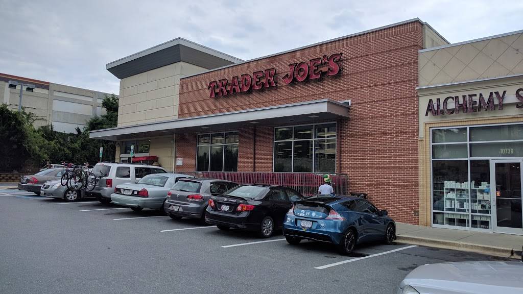 Shoppes of Burnt Mills | shopping mall | 10715 Colesville Rd, Silver Spring, MD 20901, USA | 7034424300 OR +1 703-442-4300
