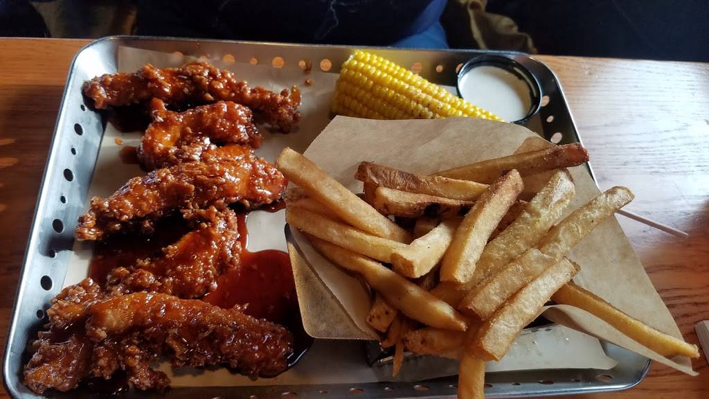 Chilis Grill & Bar | meal takeaway | 2020 Pittsburgh Mills Blvd, Tarentum, PA 15084, USA | 7242744151 OR +1 724-274-4151