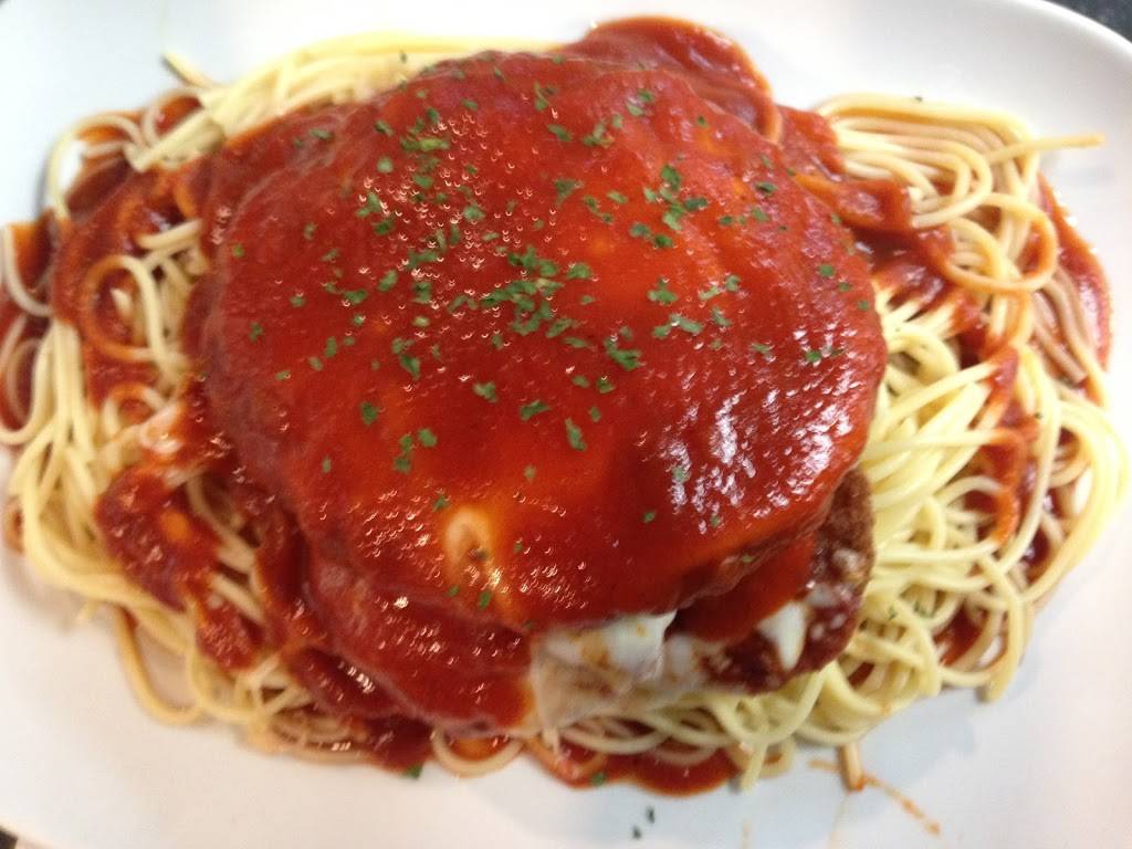 Main Street Pizzeria & Grille/Carfagnos | restaurant | 3140 West Ridge Pike, Norristown, PA 19403, USA | 6105393305 OR +1 610-539-3305