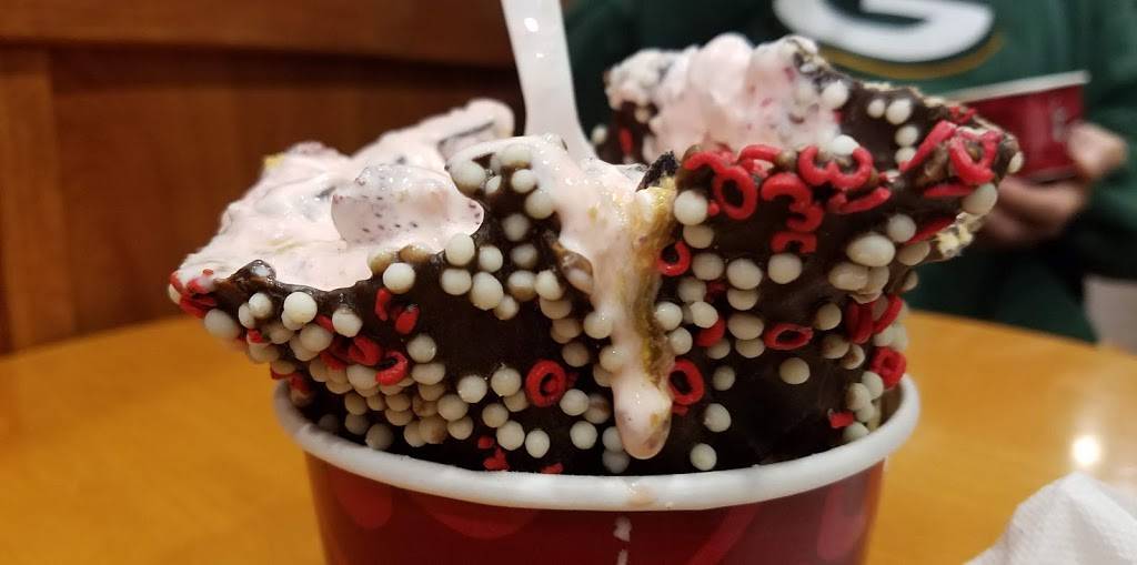 Cold Stone Creamery | bakery | 2900 Deerfield Dr Ste 116, Janesville, WI 53546, USA | 6083050489 OR +1 608-305-0489