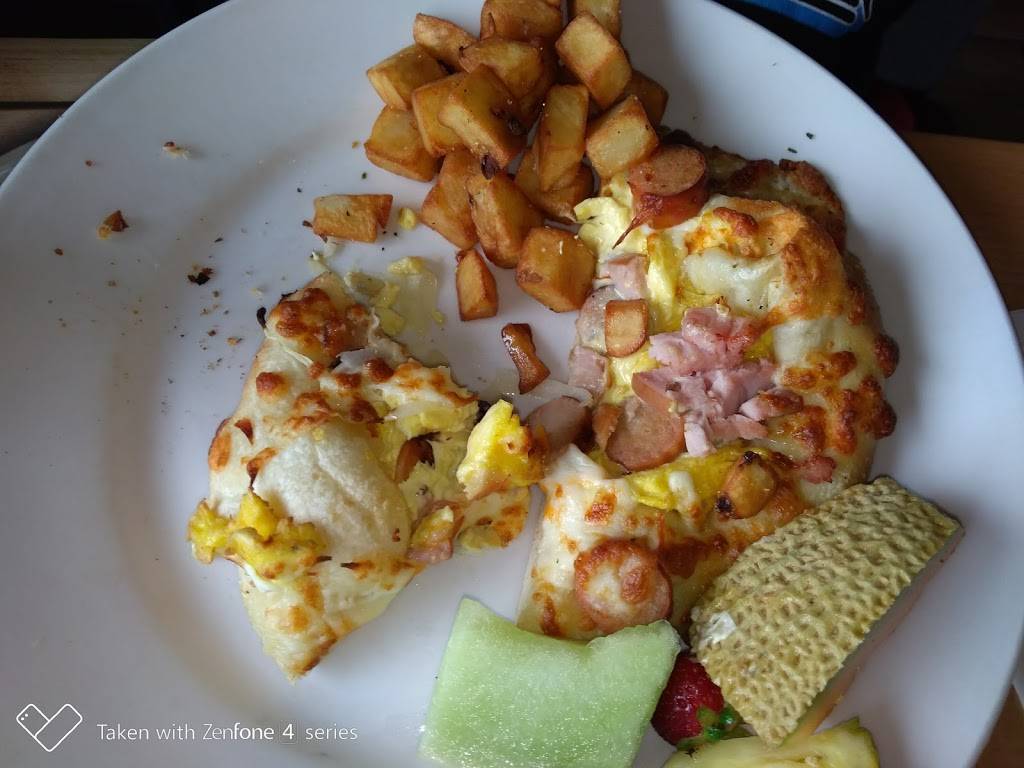 Mikes | restaurant | 1021 Avenue Gilles Villeneuve, Berthierville, QC J0K 1A0, Canada | 4508361510 OR +1 450-836-1510
