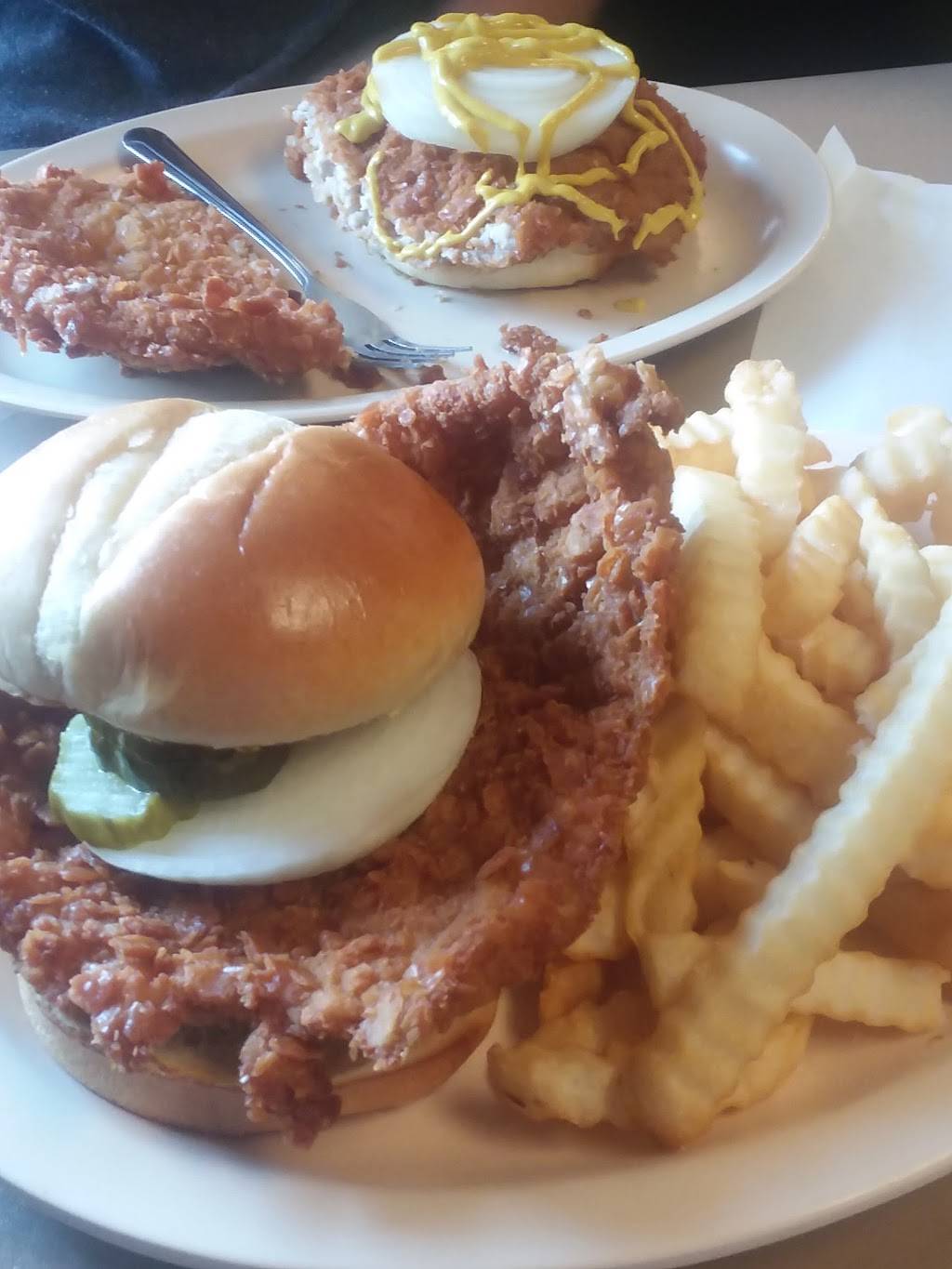 Victorias Country Diner | restaurant | 223 N Washington St, Lacon, IL 61540, USA | 3092465757 OR +1 309-246-5757