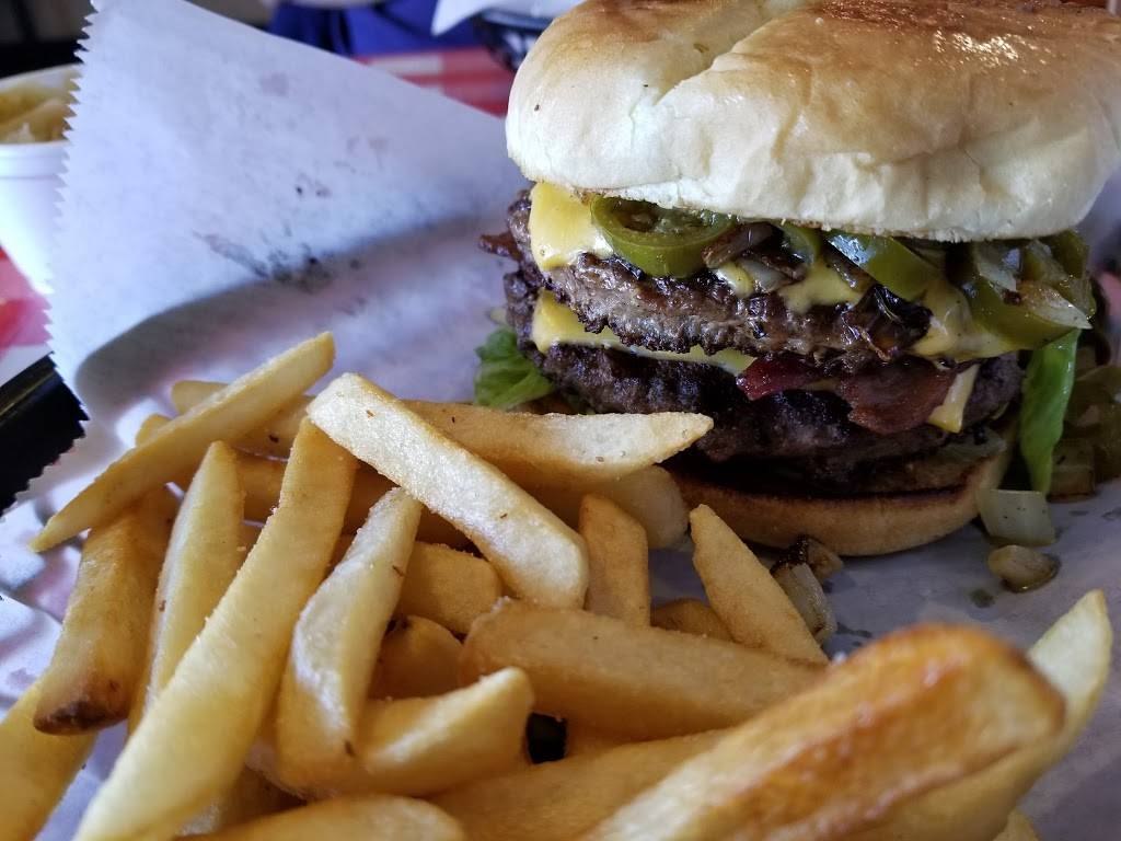 Texans Grill & BBQ | restaurant | 10 W Avenue B, Temple, TX 76501, USA | 2545982246 OR +1 254-598-2246