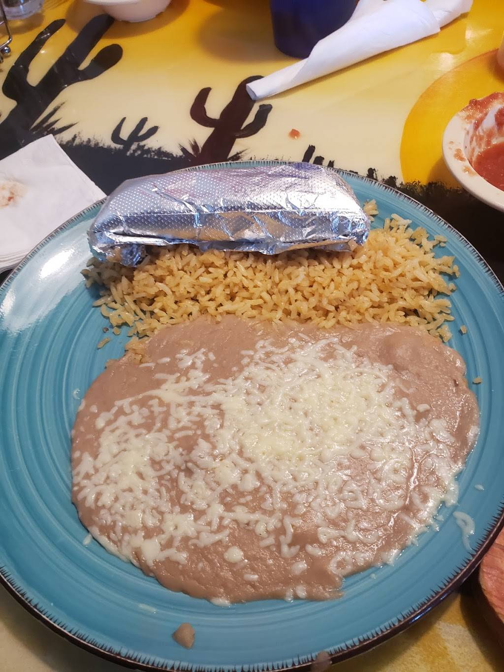 El Lobo Rojo | restaurant | 106 N Main St, De Soto, MO 63020, USA | 6363375509 OR +1 636-337-5509