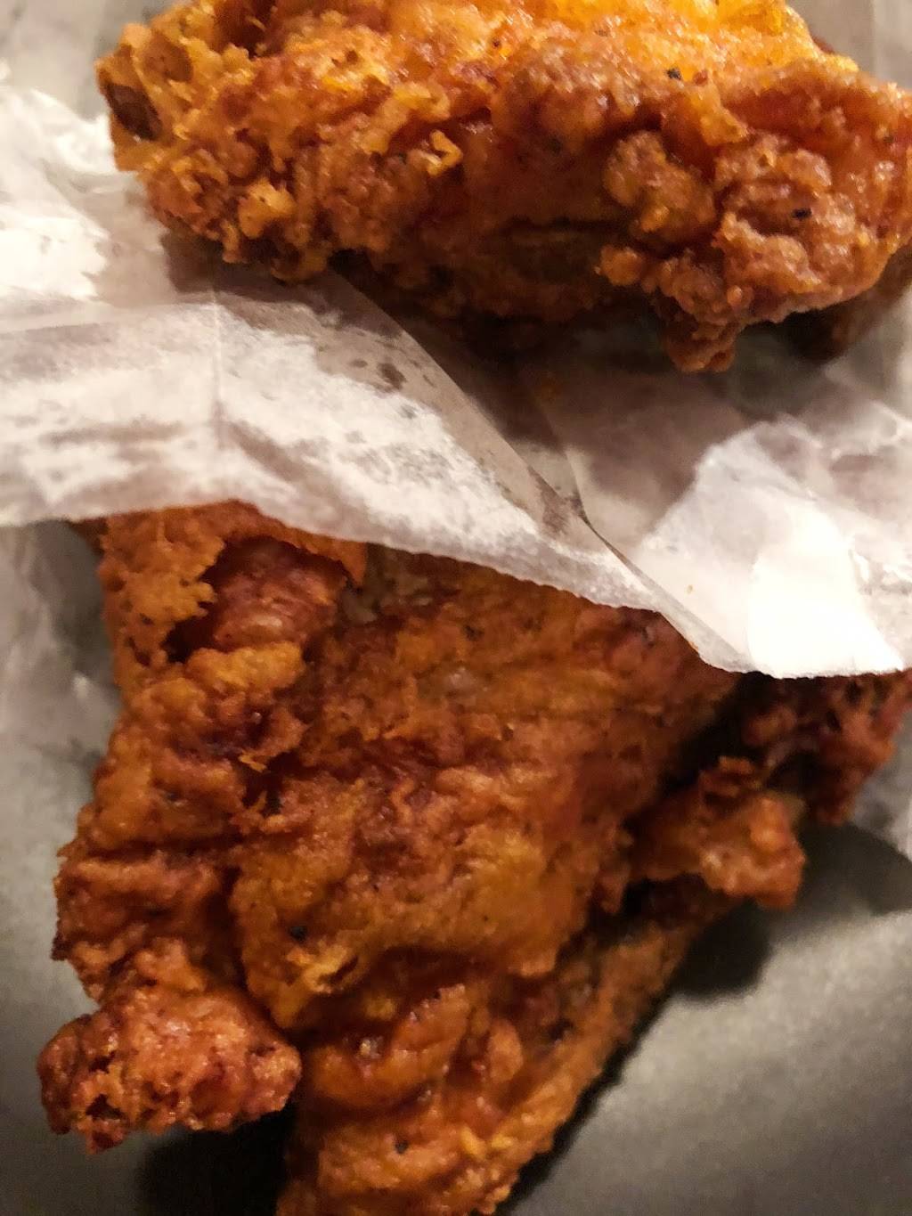 Crown Fried Chicken | restaurant | 117 Avenue D, New York, NY 10009, USA | 2129822850 OR +1 212-982-2850