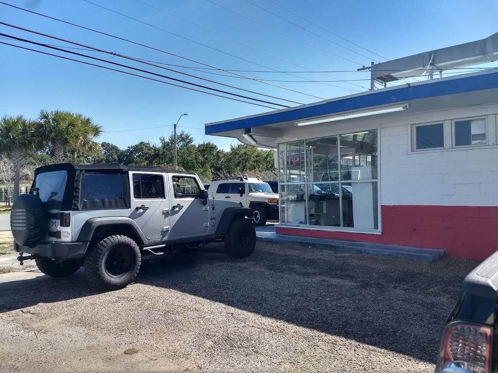 Kevins Korner | restaurant | 1611 Market St, Pascagoula, MS 39567, USA | 2287621535 OR +1 228-762-1535