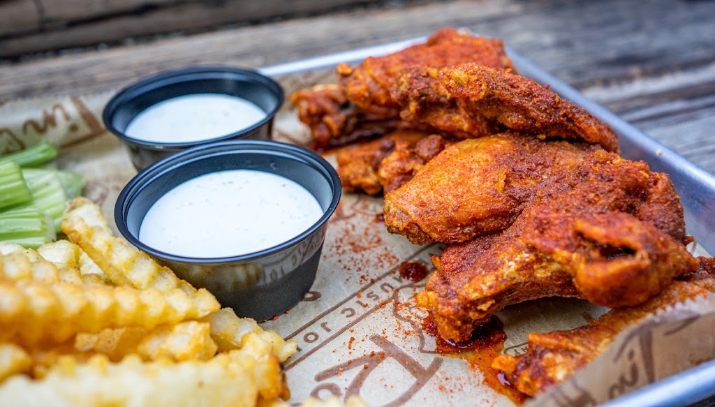 Tin Roof | restaurant | 1022 Senate St, Columbia, SC 29201, USA | 8037711558 OR +1 803-771-1558