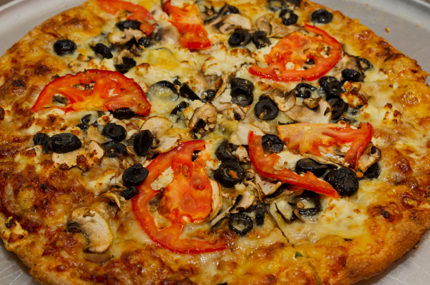 Toms Delicious Pizza | restaurant | 3161 Broadway, New York, NY 10027, USA | 2129322100 OR +1 212-932-2100