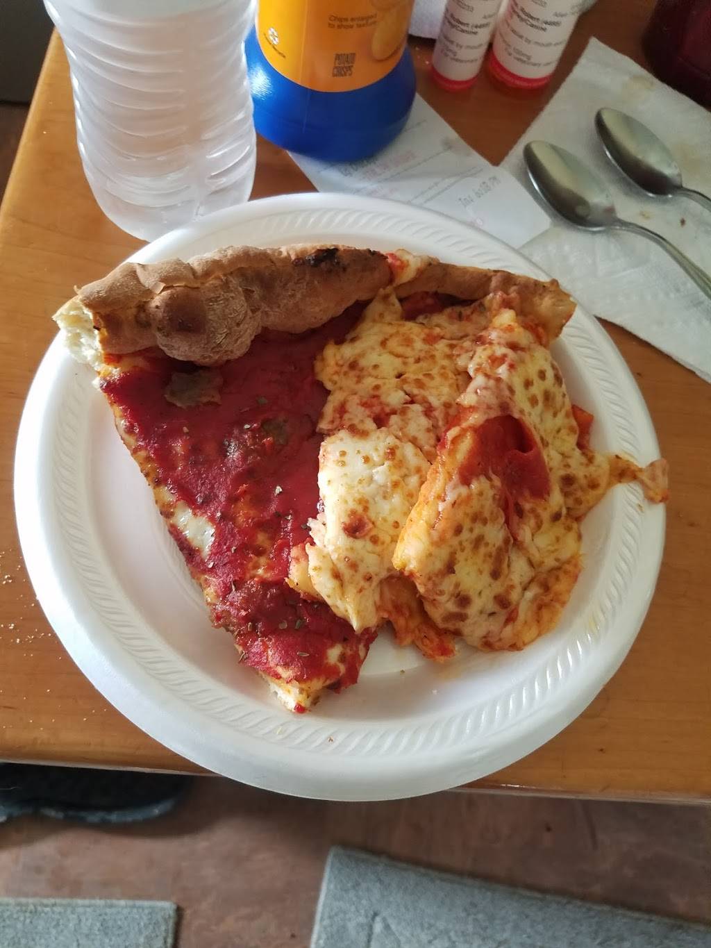 Joes Pizza | restaurant | 125 E W Stacey St, Chester, IL 62233, USA | 6188267017 OR +1 618-826-7017