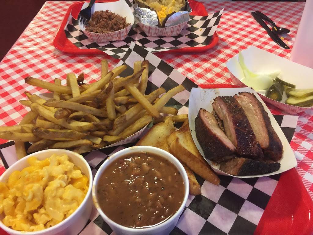 Fatboys BBQ | restaurant | 15 TX-24, Cooper, TX 75432, USA | 9033003287 OR +1 903-300-3287