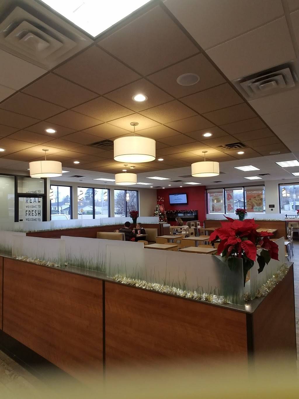 Wendys | restaurant | 120 Hwy 641 S North, Camden, TN 38320, USA | 7315843000 OR +1 731-584-3000