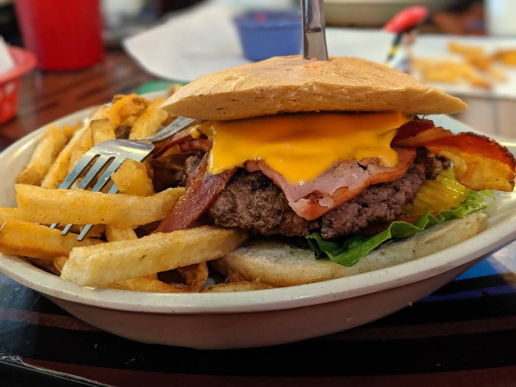 Jaxx Burgers | restaurant | 10 Clarksville St, Paris, TX 75460, USA | 9037392955 OR +1 903-739-2955
