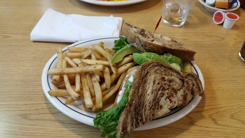 IHOP | bakery | 4403 Coldwater Rd, Fort Wayne, IN 46825, USA | 2604838435 OR +1 260-483-8435