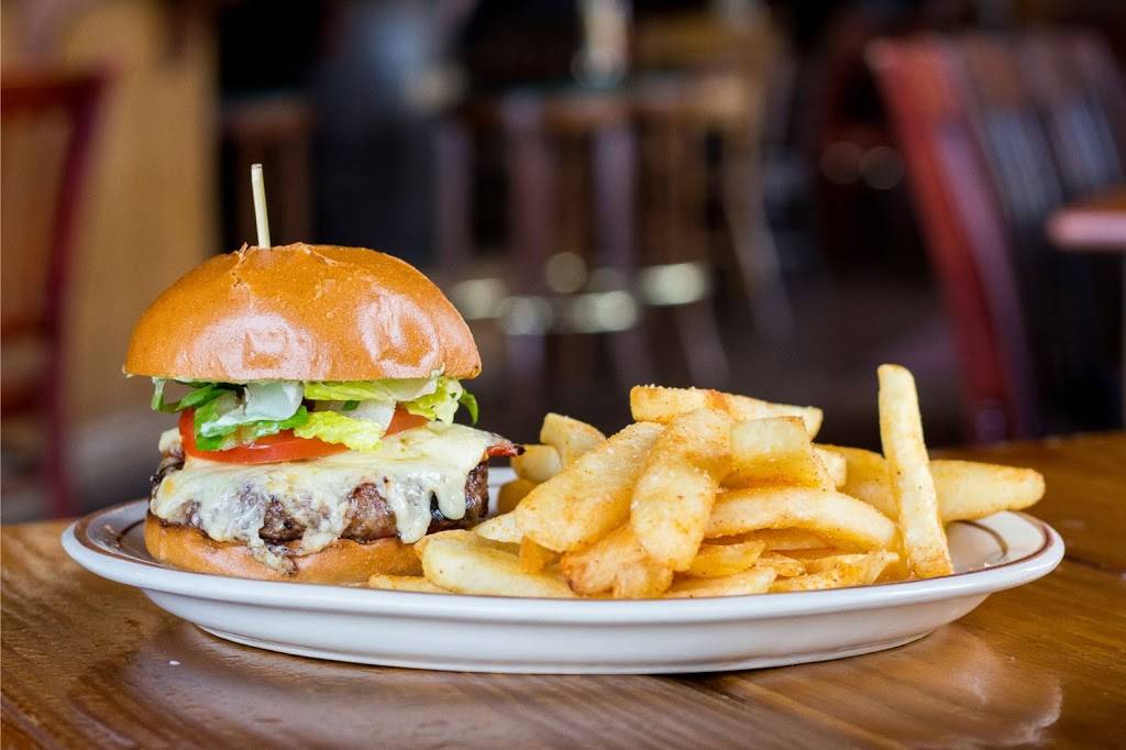 Paddys Irish Pub | restaurant | 100 Tour De France Dr, Braselton, GA 30517, USA | 6784256074 OR +1 678-425-6074