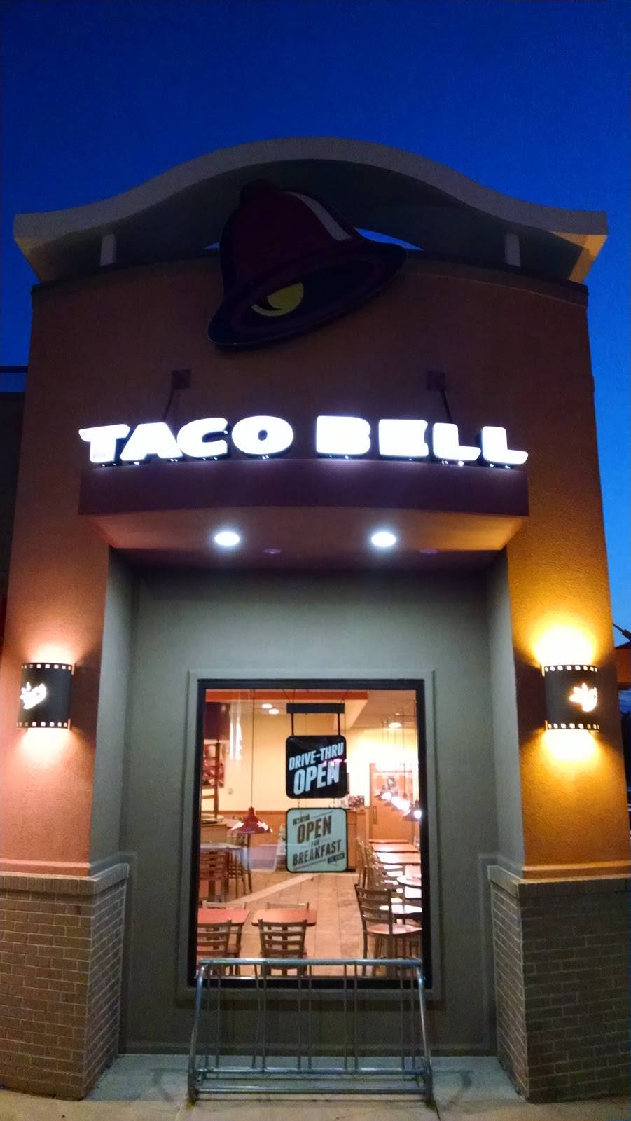 Taco Bell | meal takeaway | 15 S 59th St, Belleville, IL 62223, USA | 6182396244 OR +1 618-239-6244