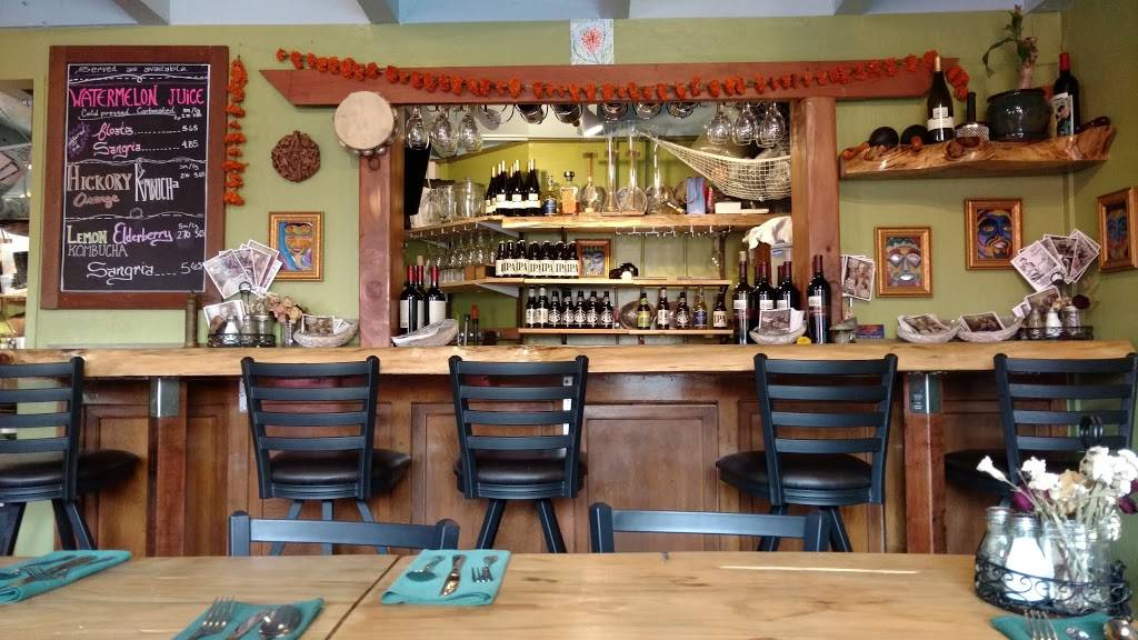 Julias | restaurant | 1180 Forest Ave #F, Pacific Grove, CA 93950, USA | 8316569533 OR +1 831-656-9533