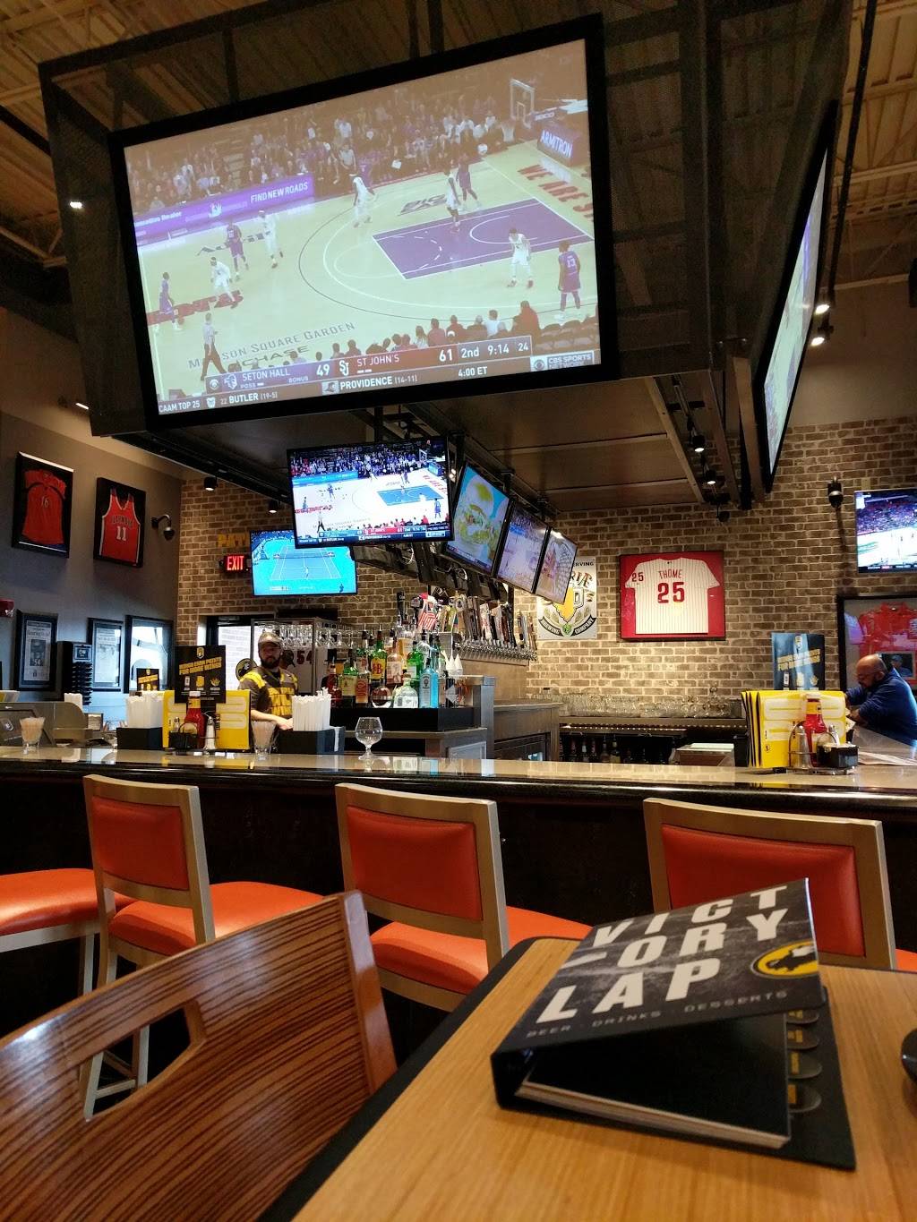 Buffalo Wild Wings | restaurant | 3333 Court St, Pekin, IL 61554, USA | 3092014159 OR +1 309-201-4159