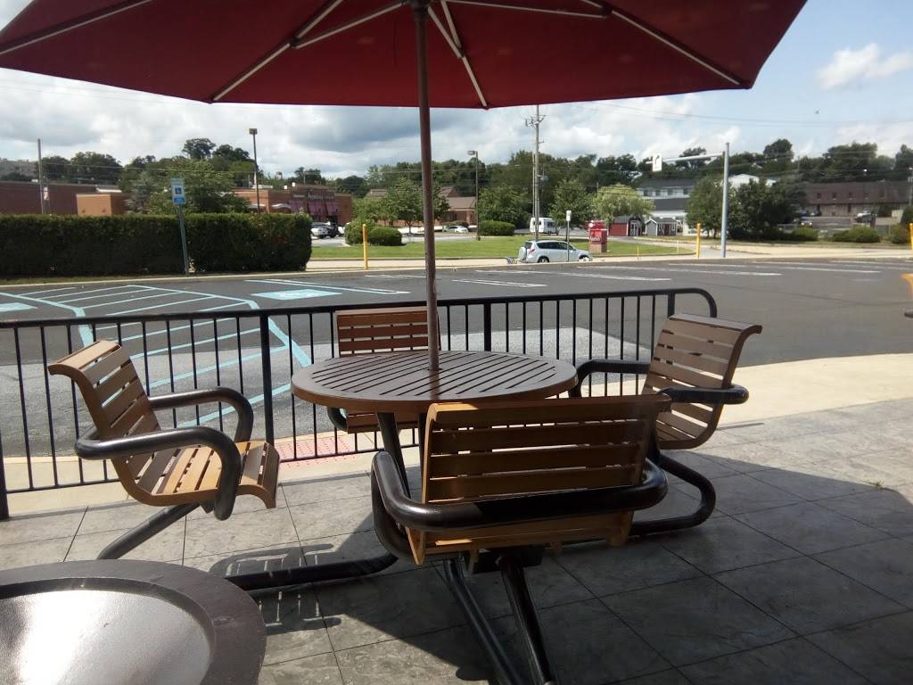 Wendys | restaurant | 590 S Trooper Rd, Norristown, PA 19403, USA | 6106304940 OR +1 610-630-4940