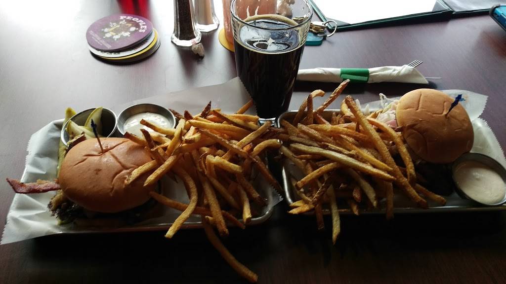 Peoples Revel Room | restaurant | 111 W Main St, Lebanon, IN 46052, USA | 7653910123 OR +1 765-391-0123