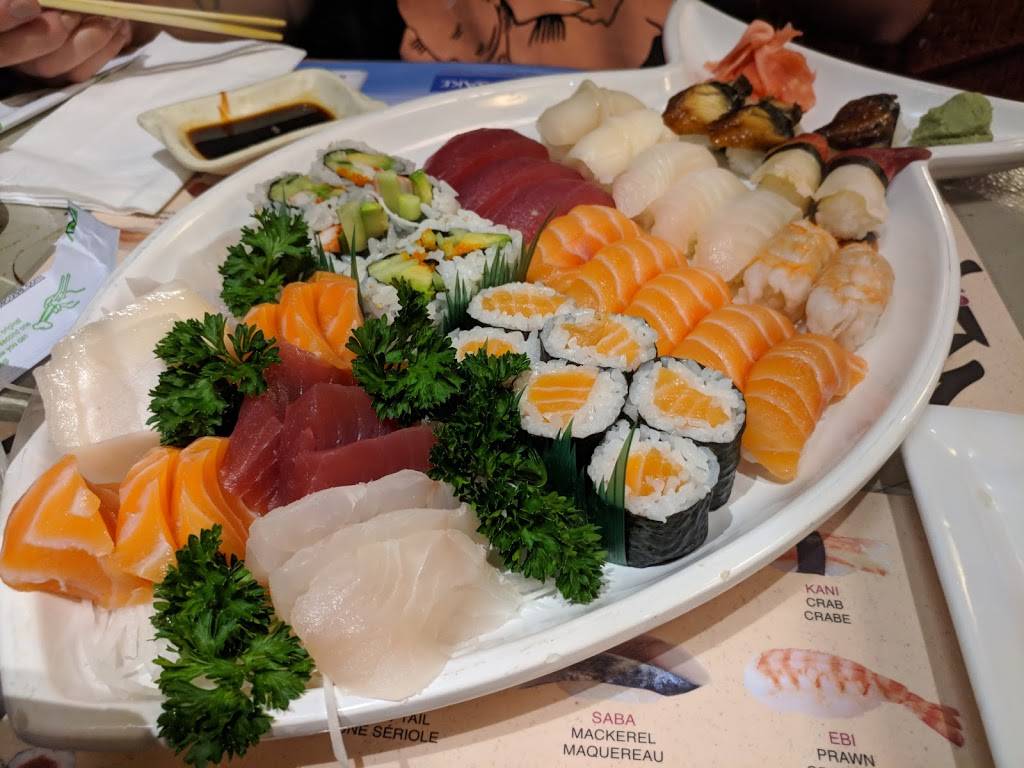 Lola Sushi Restaurant 2070 Yonge St Toronto On M4s 2a3 Canada