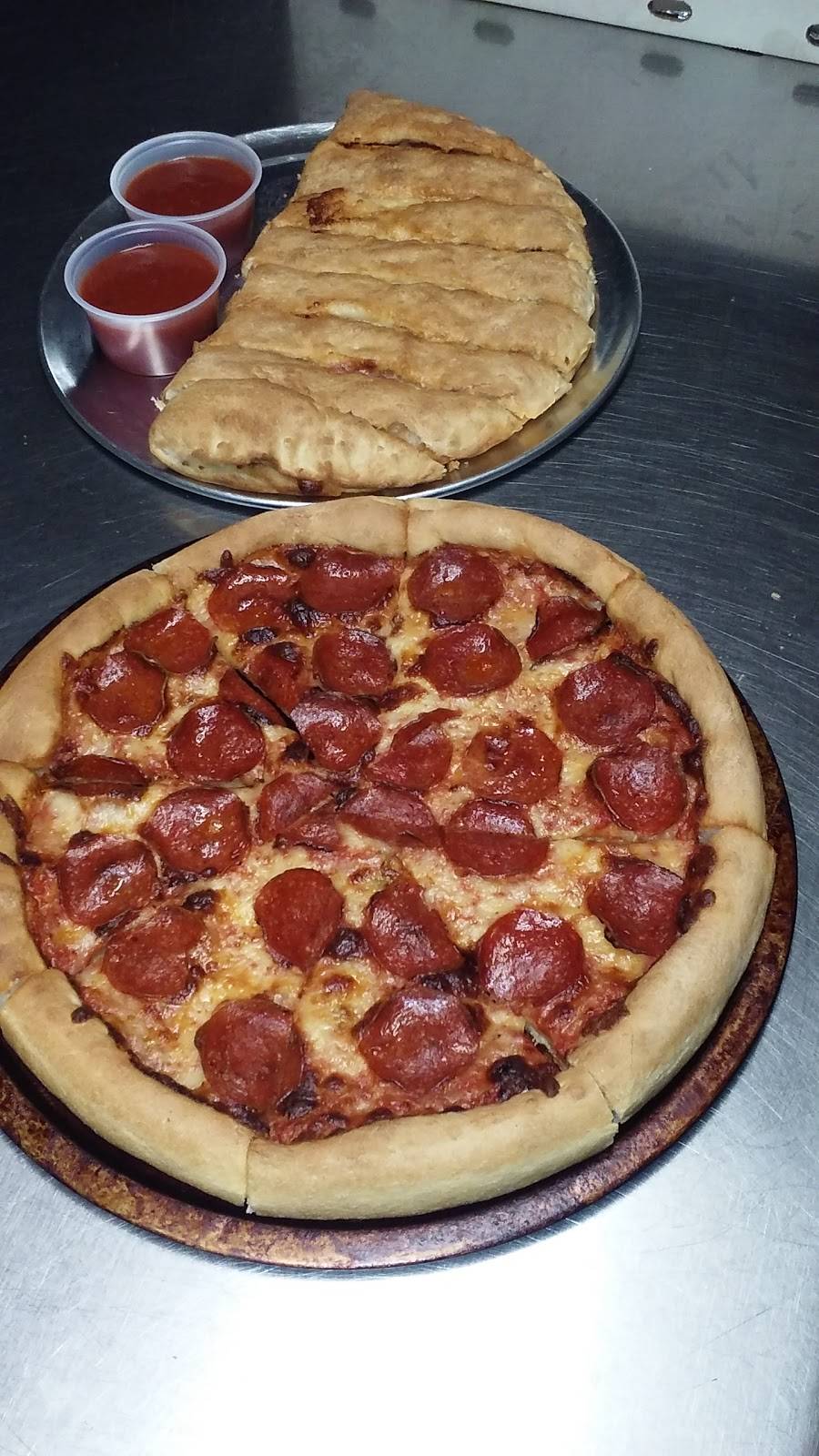 Pats Fireside Pizza | restaurant | 240 Stadium Ave, Conneaut, OH 44030, USA | 4405935051 OR +1 440-593-5051