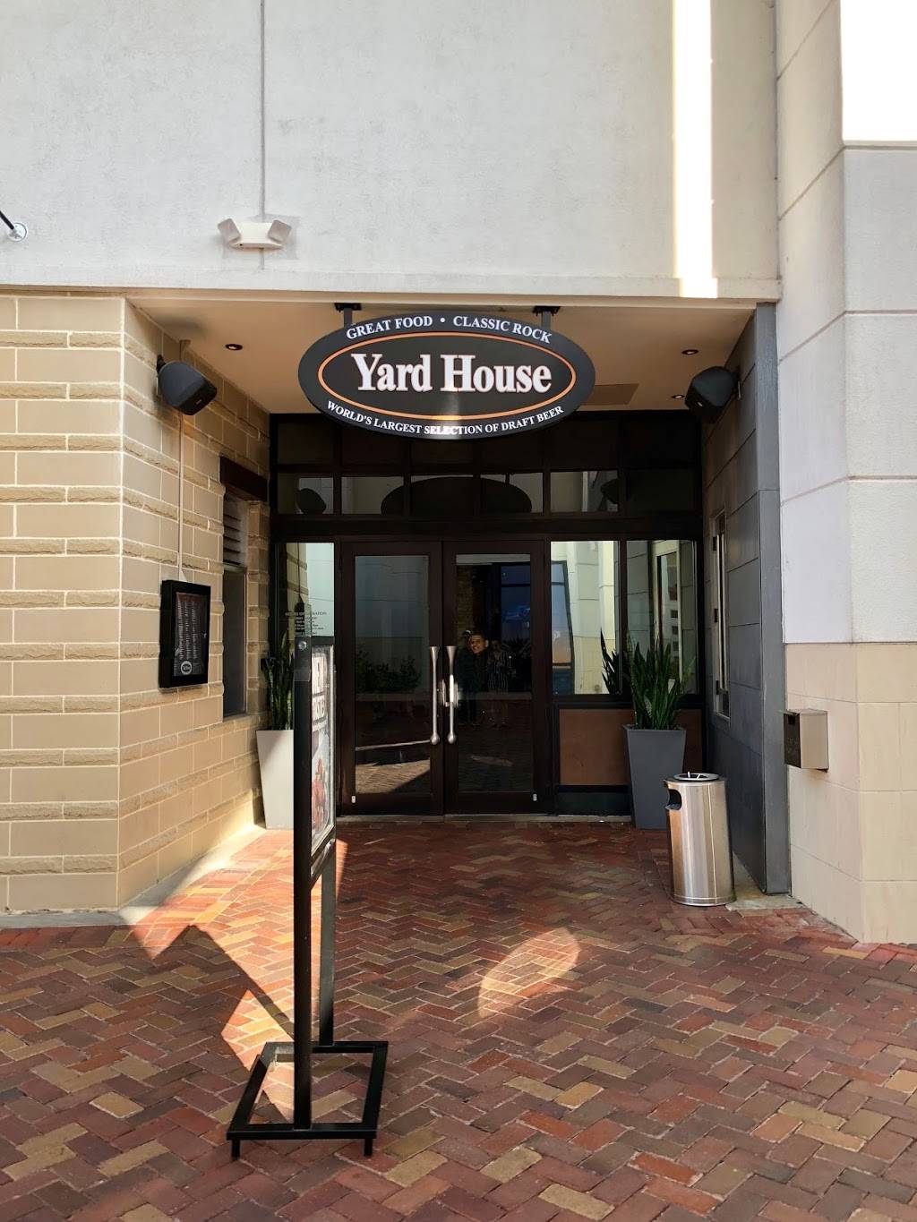 Yard House Restaurant 11701 Lake Victoria Gardens Ave 4106