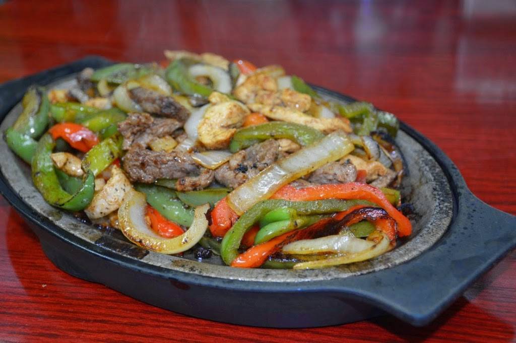 Carminas Restaurant and Banquets | restaurant | 1055 N Randall Rd, Elgin, IL 60123, USA | 8477606000 OR +1 847-760-6000