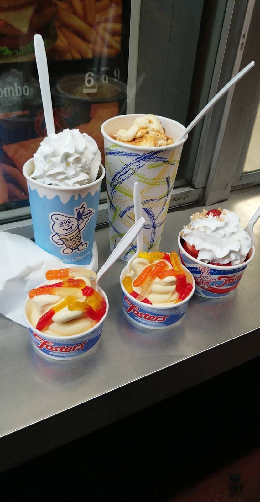 Fosters Freeze | restaurant | 2760 Fletcher Dr, Los Angeles, CA 90039, USA | 3236632045 OR +1 323-663-2045