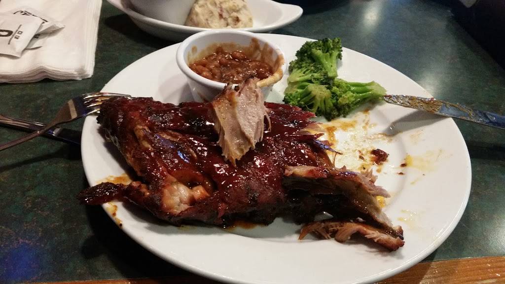 Smokey Bones Bar & Fire Grill | meal takeaway | 301 Technology Center Dr, Stoughton, MA 02072, USA | 7812975225 OR +1 781-297-5225