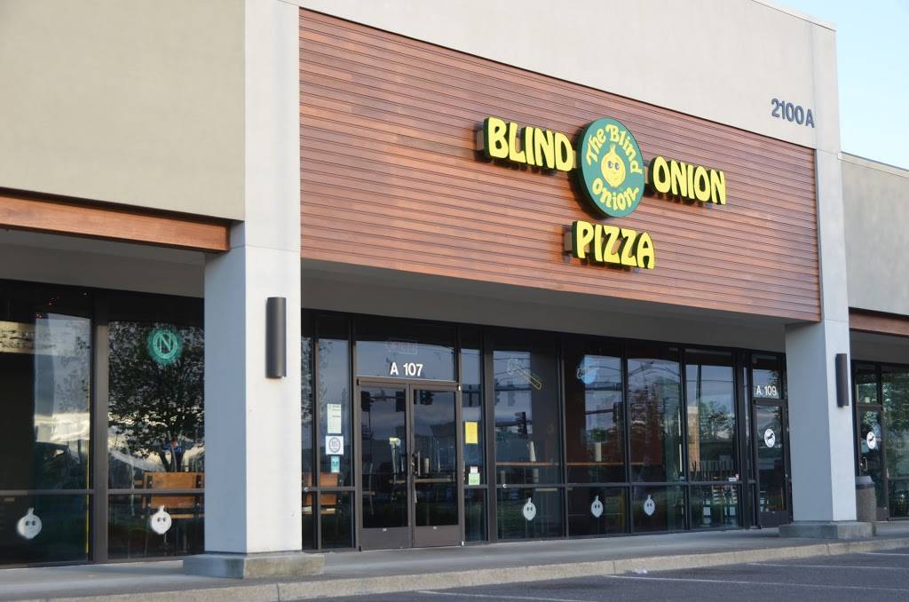 Blind Onion Pizza & Pub | restaurant | 2100 SE 164th Ave, Vancouver, WA 98683, USA | 3608368999 OR +1 360-836-8999