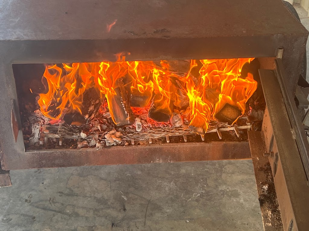Stusquatchs Rockstar BBQ | restaurant | 2463 W Sunshine St Suite 124, Springfield, MO 65807, USA | 4177886328 OR +1 417-788-6328
