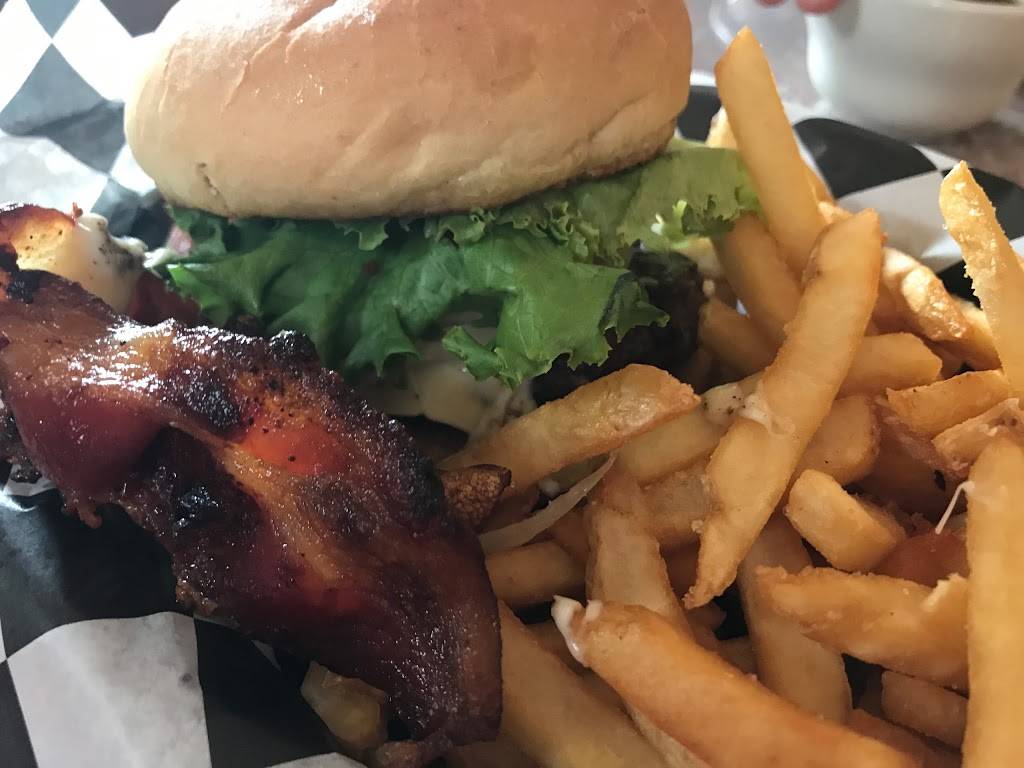 Fireside Lounge & Supper Club | night club | 37540 Goodhue Ave, Dennison, MN 55018, USA | 5076459992 OR +1 507-645-9992