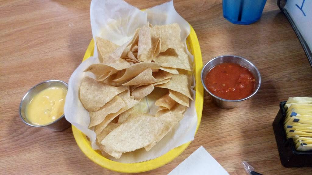 New Rodeo | restaurant | 407 E Rio Grande St, Victoria, TX 77901, USA | 3615758210 OR +1 361-575-8210
