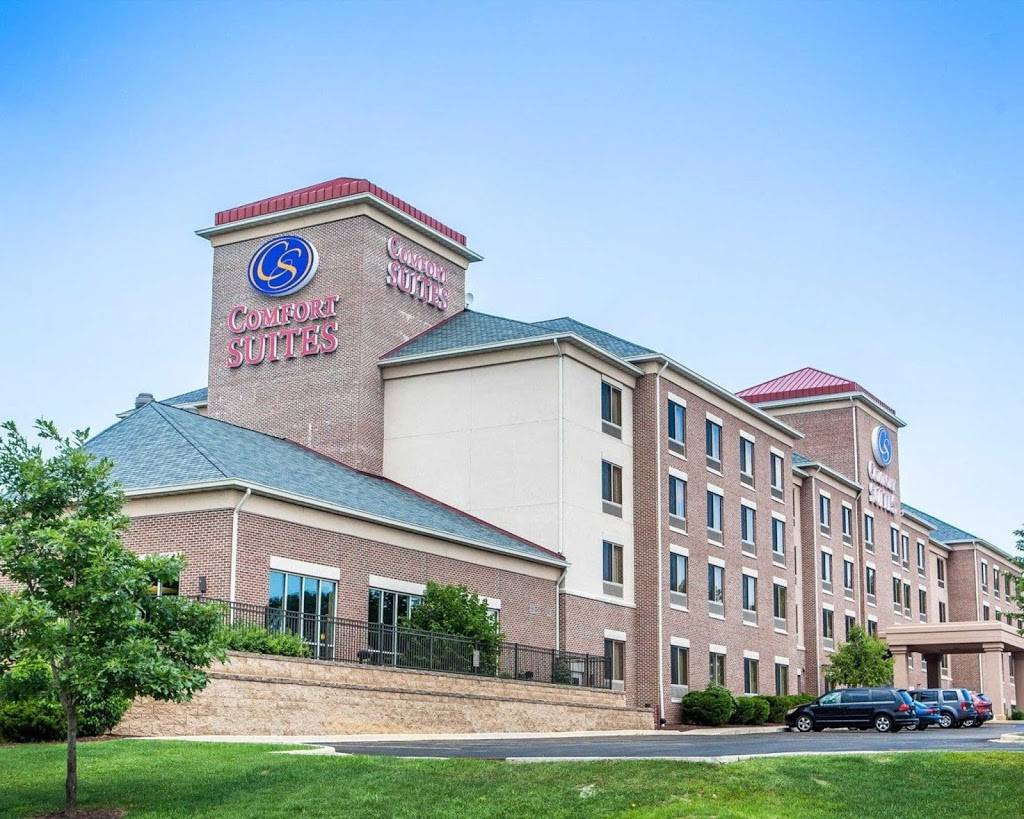 Comfort Suites Milwaukee - Park Place - Restaurant | 10831 W Park Pl ...