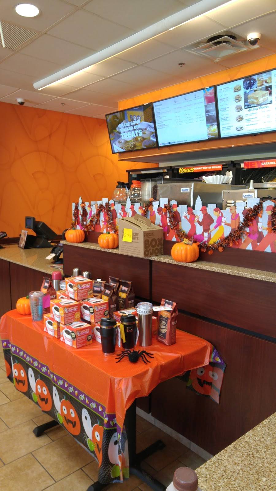 Dunkin | bakery | 7010 Burroughs Ave, Plano, IL 60545, USA | 6305529888 OR +1 630-552-9888