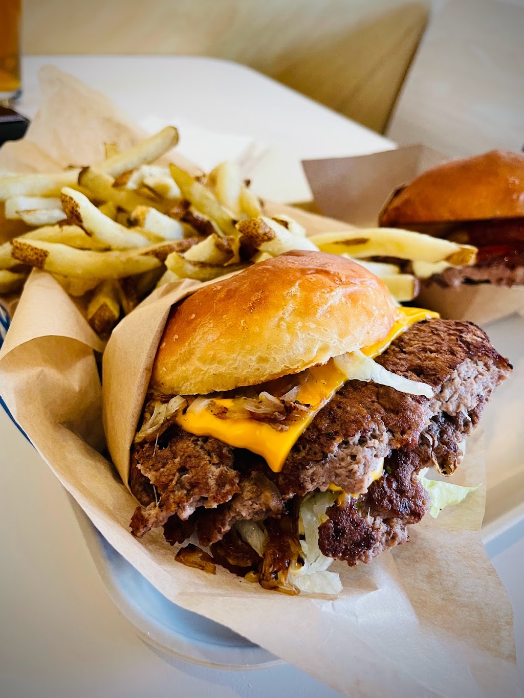 Blue Eyes Burgers & Fries | restaurant | 706 NE Greenwood Ave Ste. 100, Bend, OR 97701, USA | 5412874377 OR +1 541-287-4377