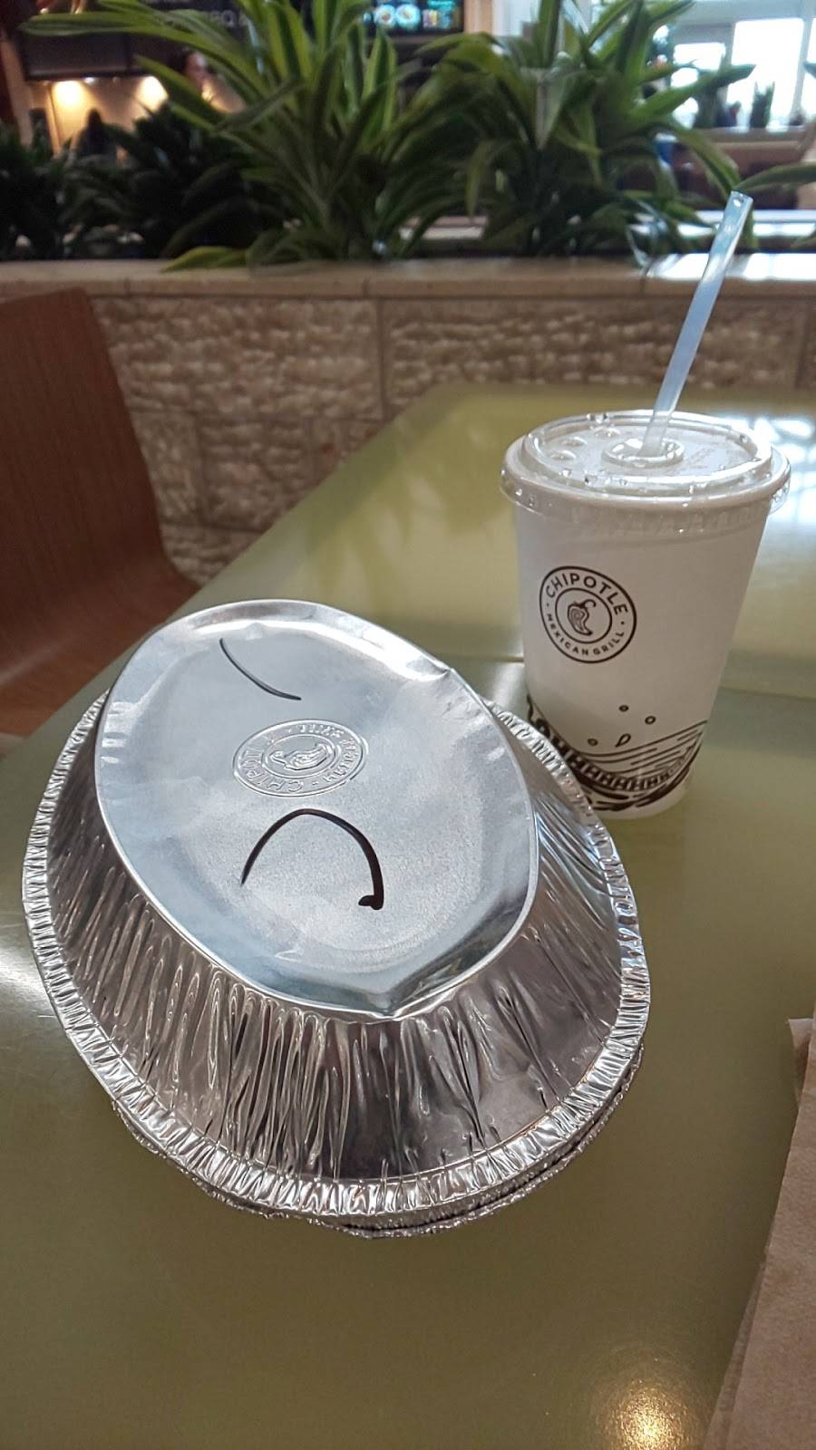 Chipotle Mexican Grill | restaurant | 2800 Southcenter Mall Ste 2, Tukwila, WA 98188, USA | 2066739972 OR +1 206-673-9972