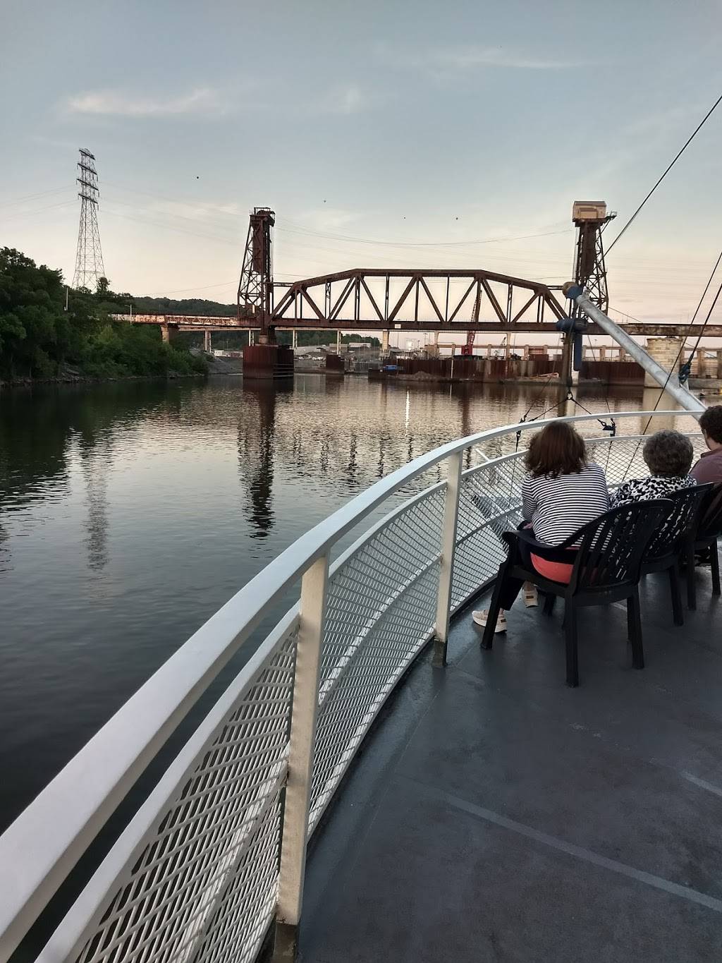 riverboat restaurant chattanooga tn