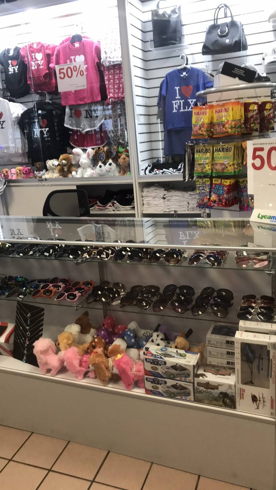 Snacks & gift shop ( I Love NY & Finger Lakes Stuff/items And Ci | meal takeaway | Waterloo premium outlets (Food Court 655 New York 318 #31E, Waterloo, NY 13165, USA | 3158782719 OR +1 315-878-2719