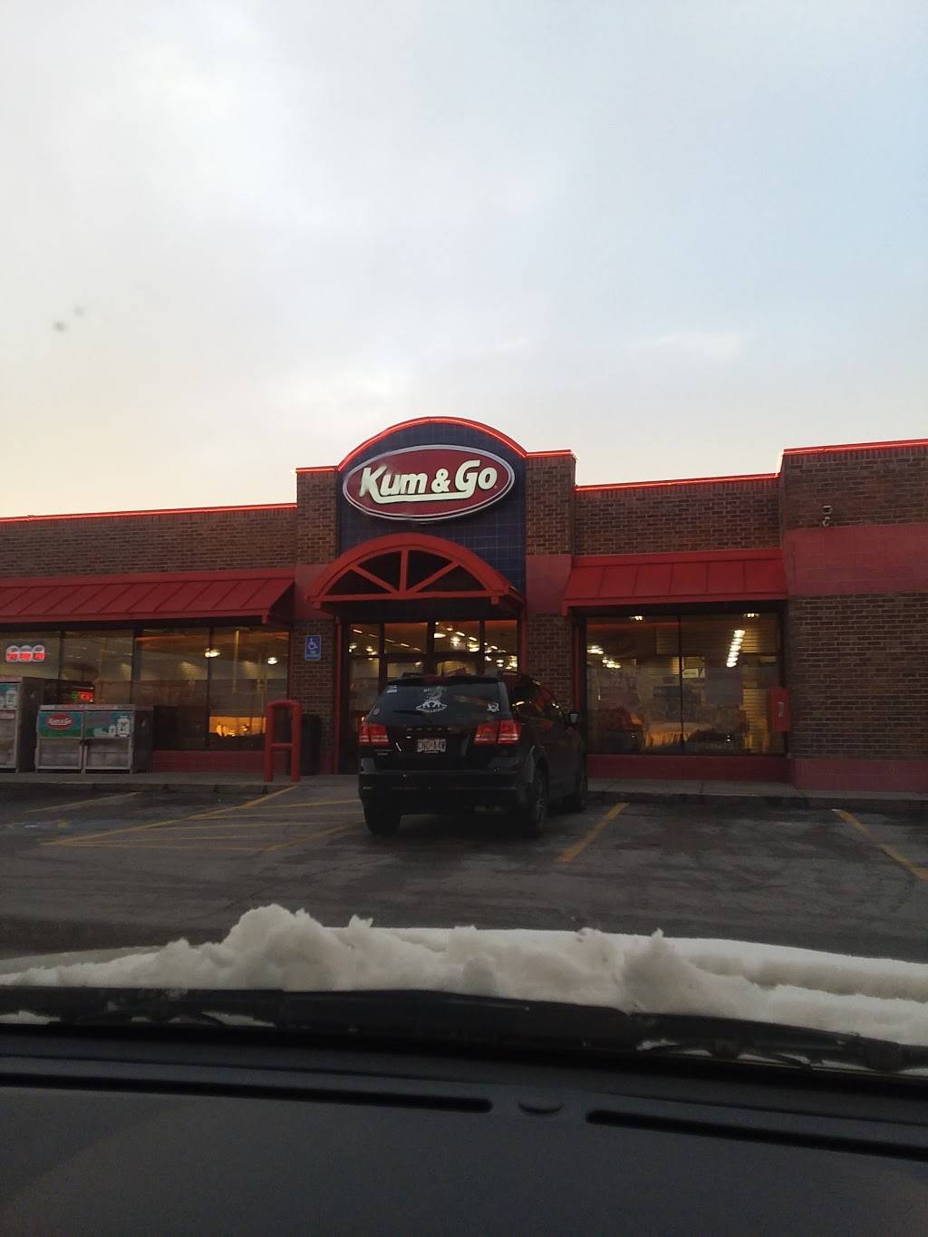 Kum & Go | meal takeaway | 2565 S Springfield Ave, Bolivar, MO 65613, USA | 4177775359 OR +1 417-777-5359